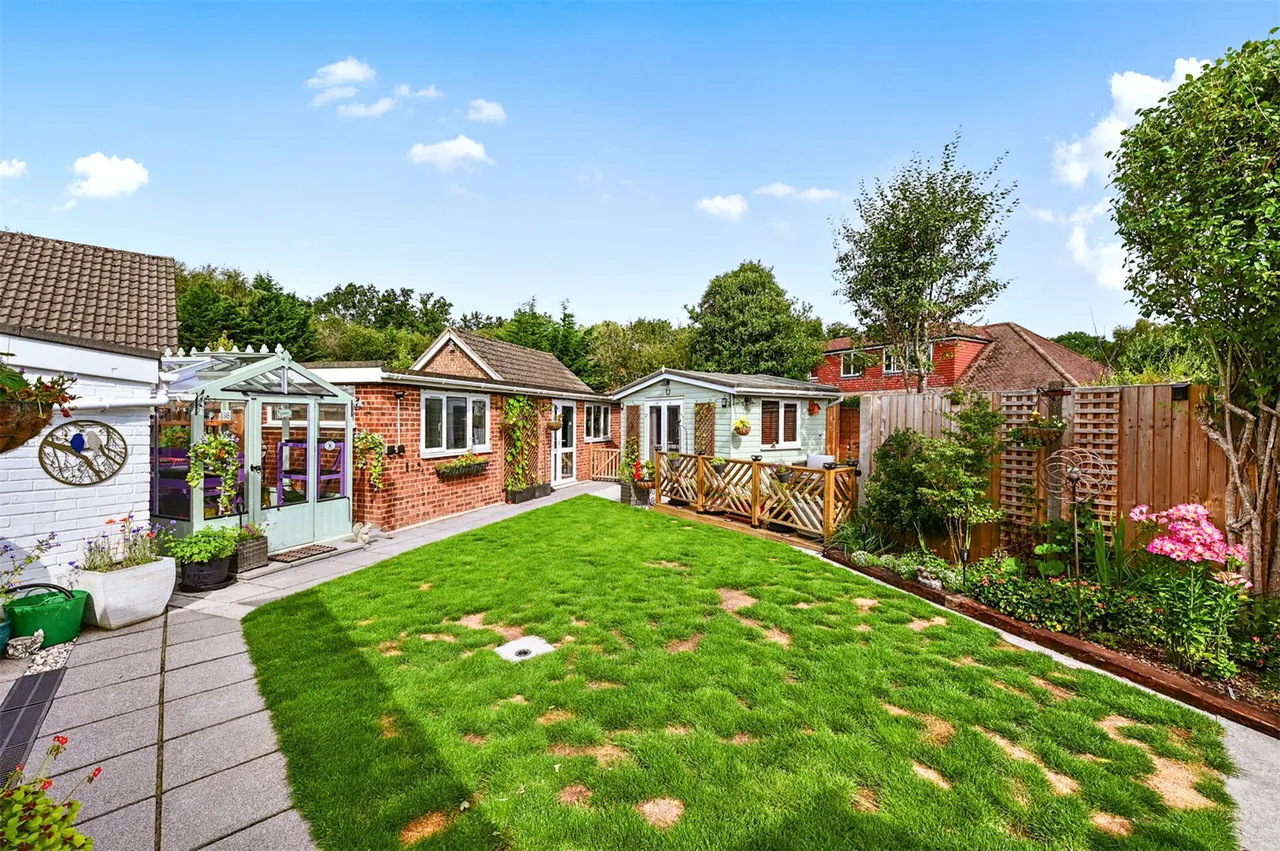 Waverley Drive, Ash Vale, Guildford, Surrey, GU12 5JW, photo 14