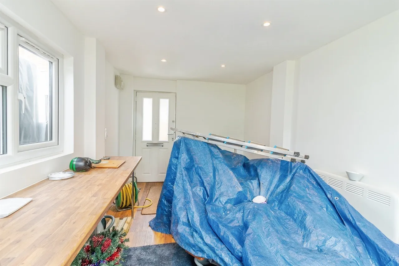 Pilgrims Close, Harlington, LU5, photo 17