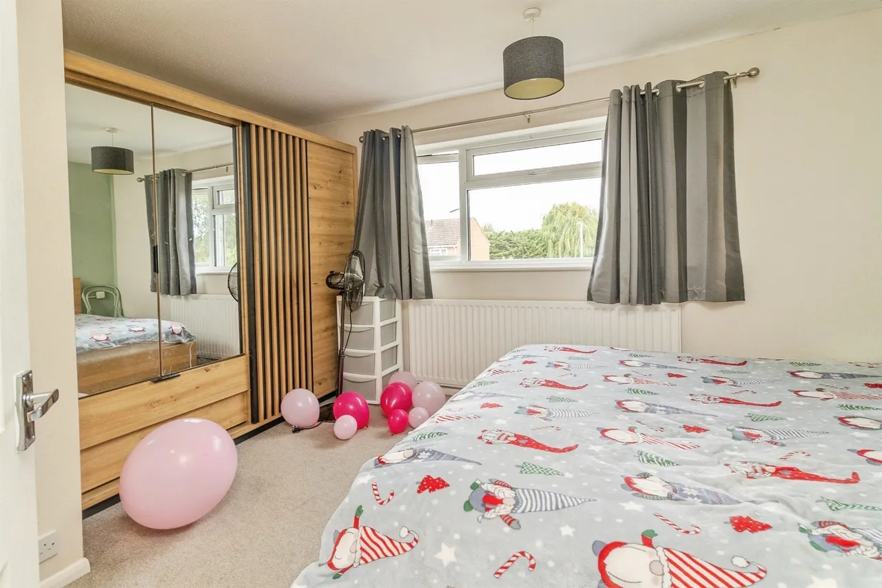 Pilgrims Close, Harlington, LU5, photo 10