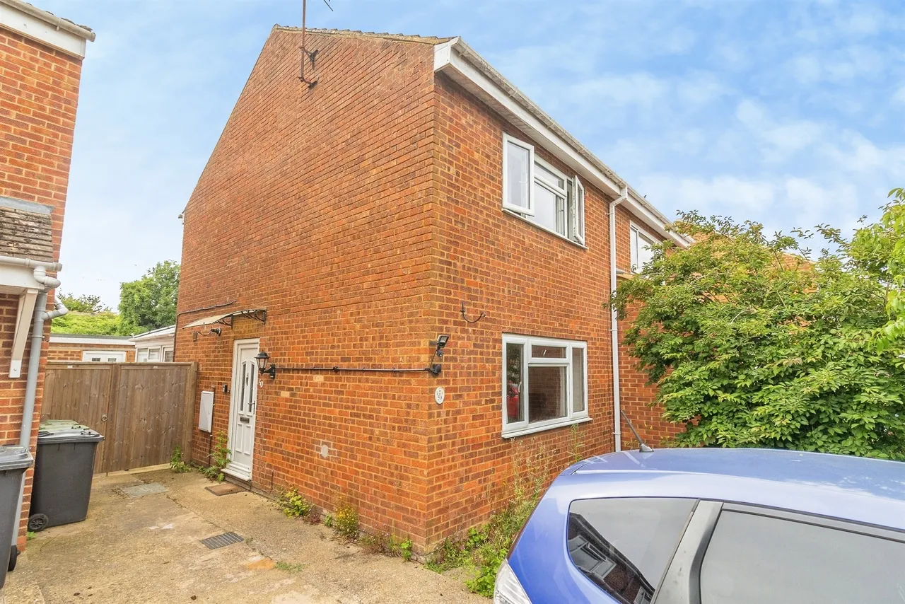 Pilgrims Close, Harlington, LU5, photo 20
