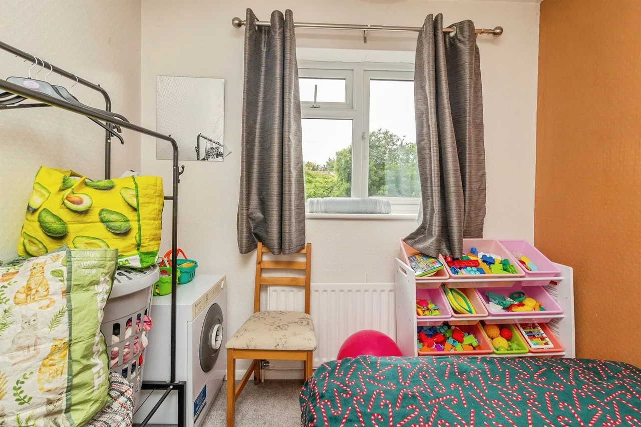 Pilgrims Close, Harlington, LU5, photo 12