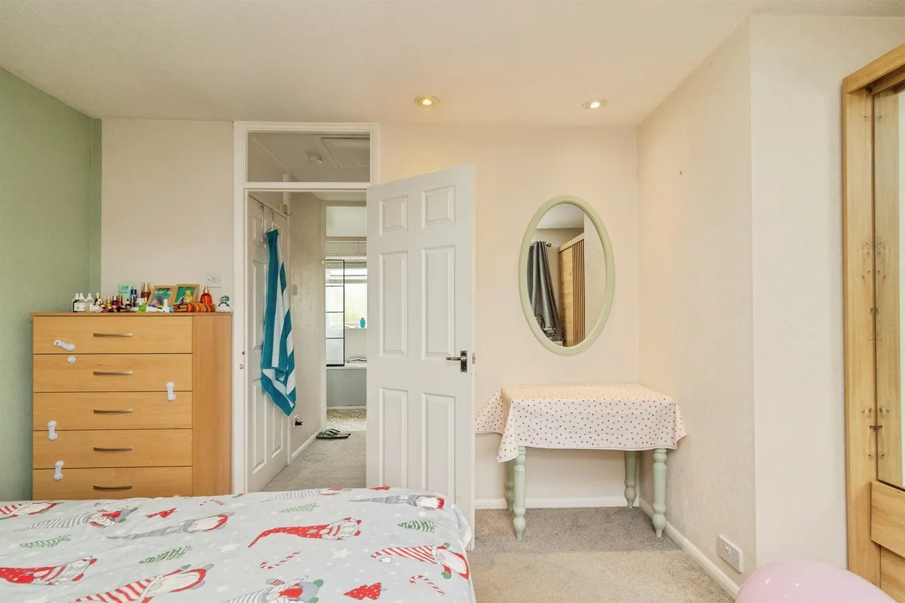 Pilgrims Close, Harlington, LU5, photo 19