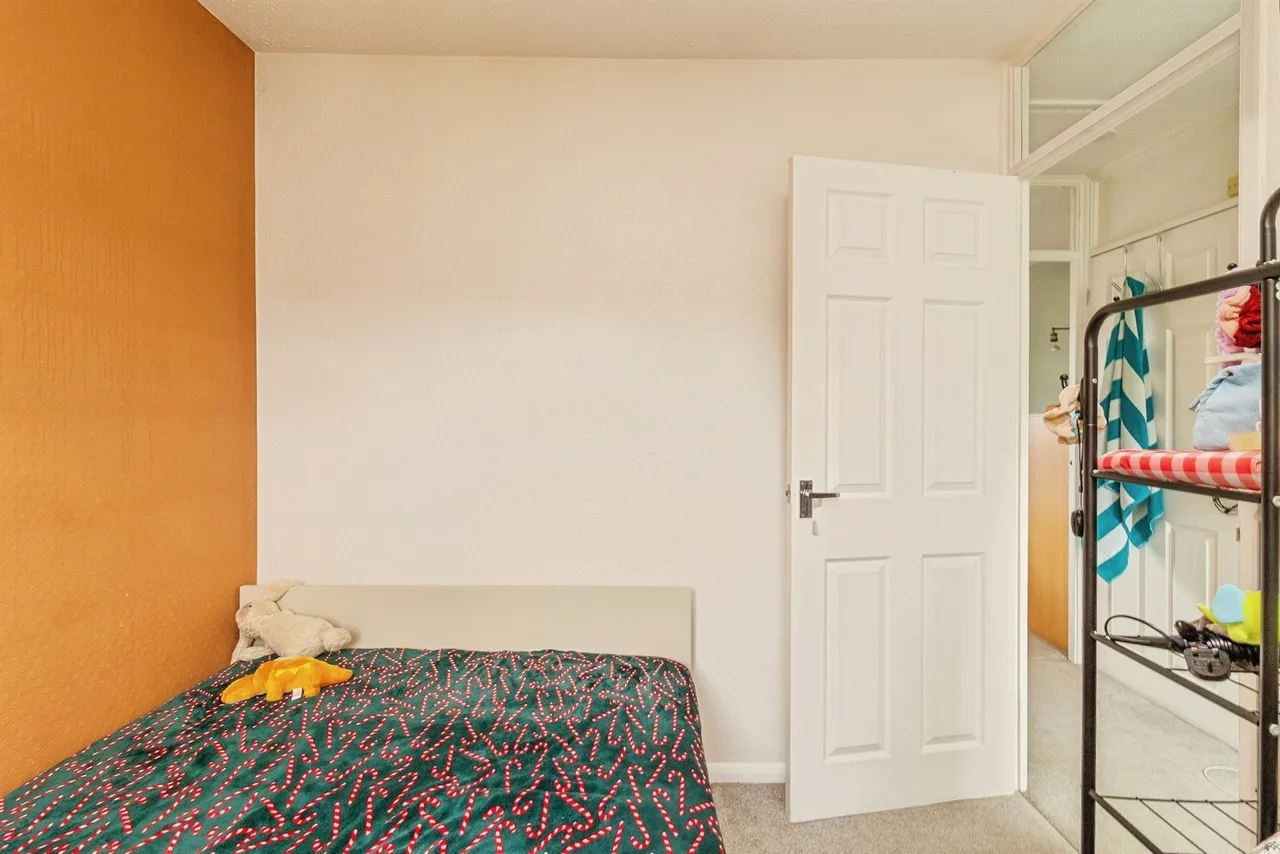Pilgrims Close, Harlington, LU5, photo 11