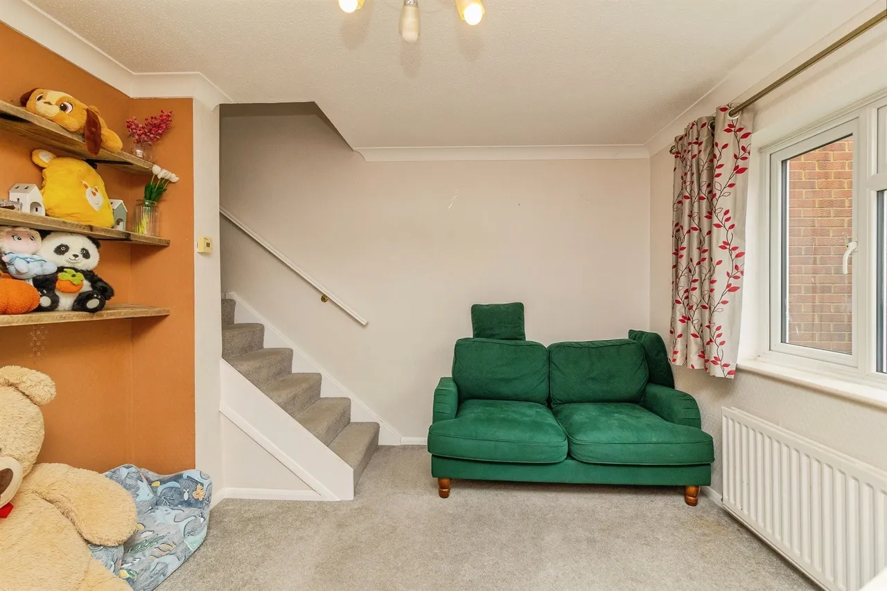 Pilgrims Close, Harlington, LU5, photo 6