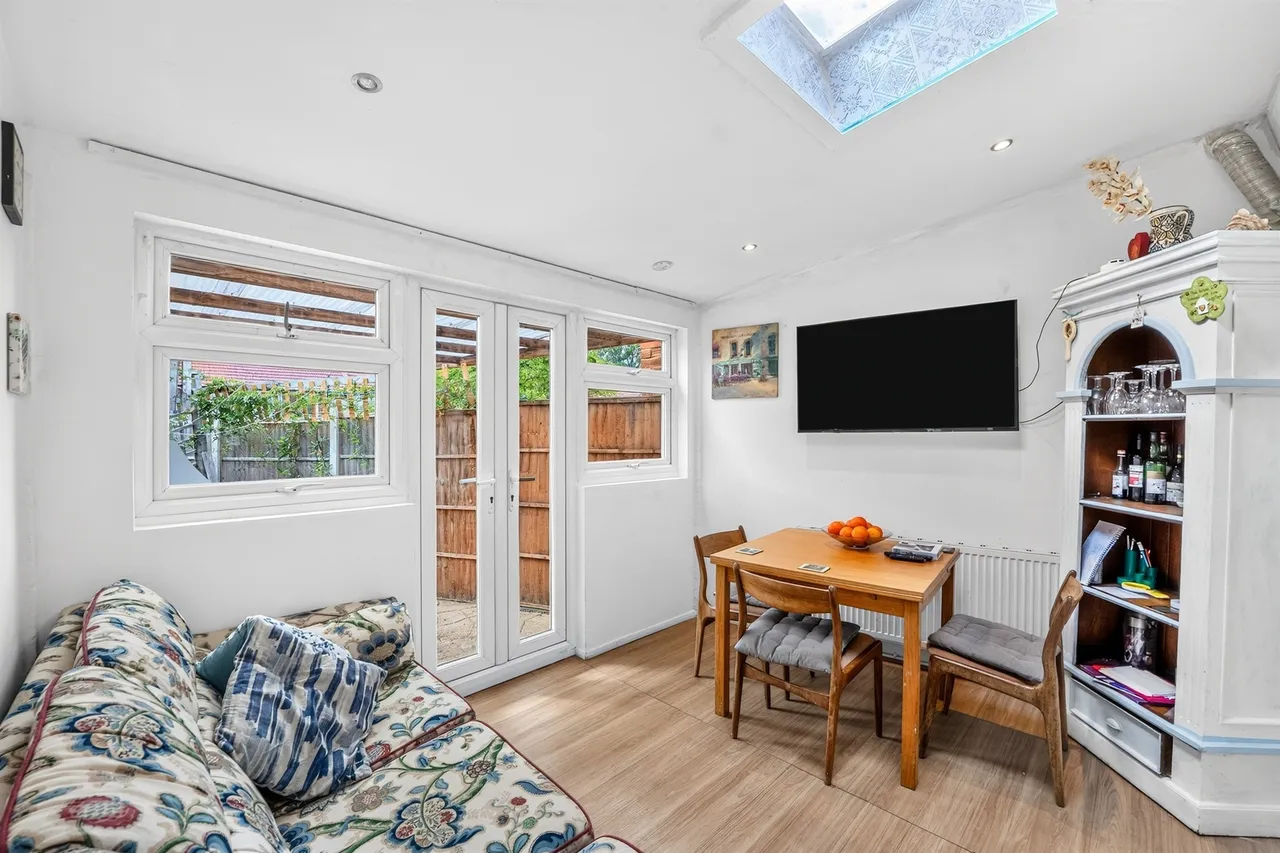 Chester Gardens, Morden, photo 9