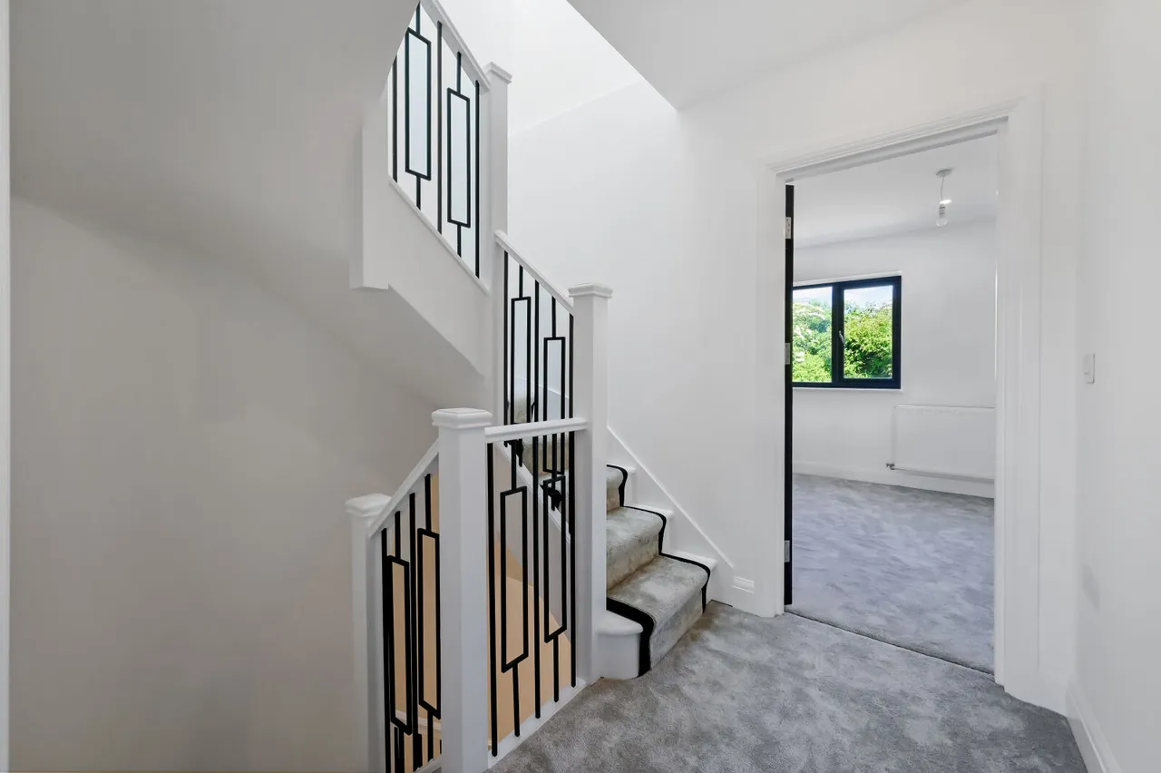 Grand Drive, Raynes Park, SW20, photo 4