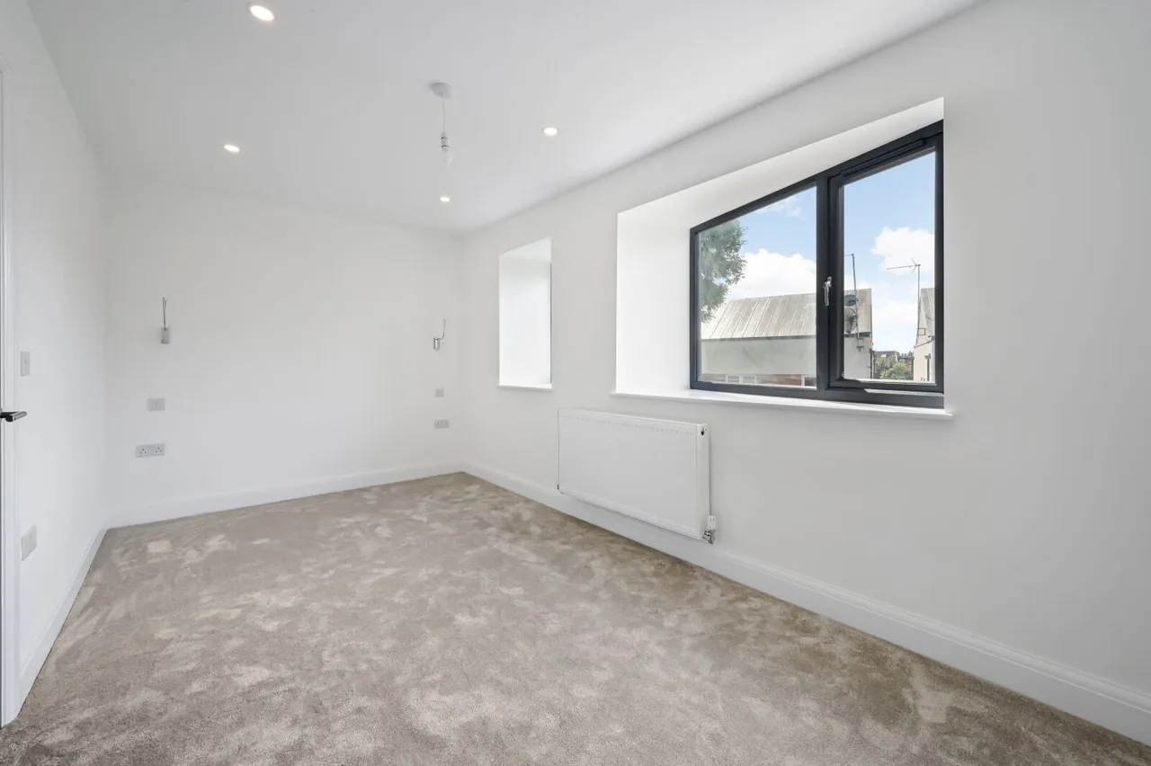 Grand Drive, Raynes Park, SW20, photo 15