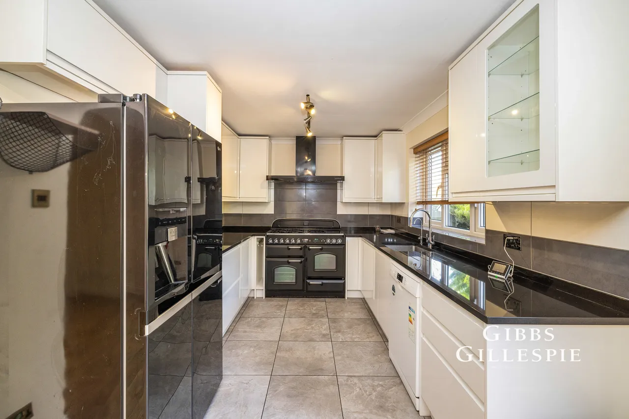 Baycroft Close, Pinner Fees Apply, HA5, photo 5