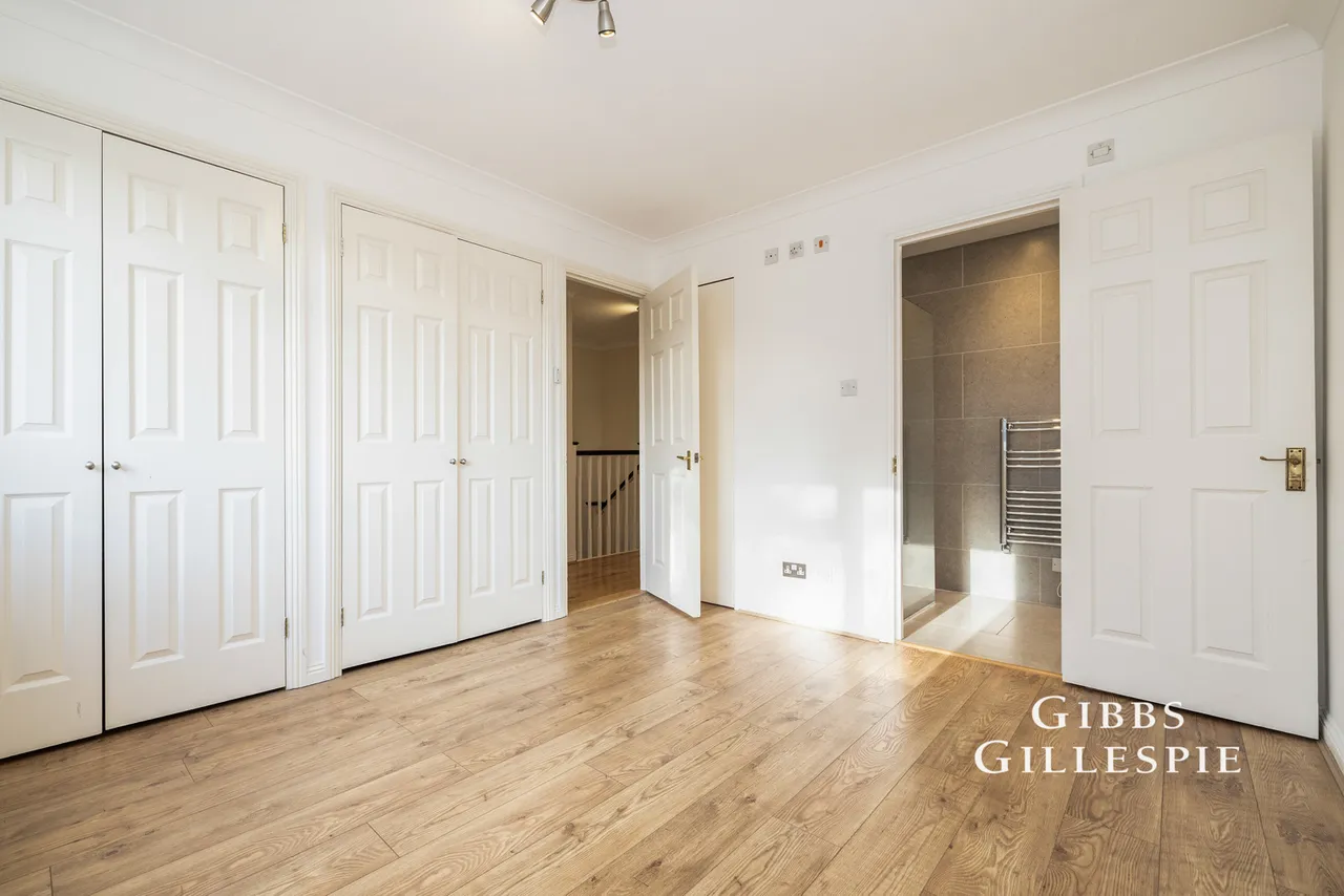 Baycroft Close, Pinner Fees Apply, HA5, photo 2