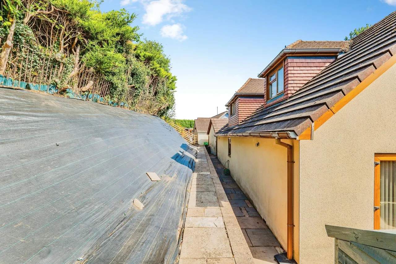 Griffin Rise, Treharris, CF46, photo 23