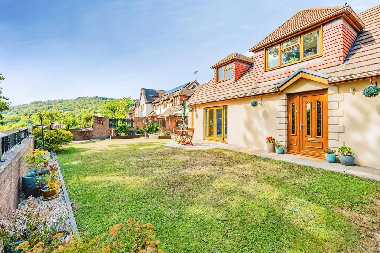 Griffin Rise, Treharris, CF46, photo 25