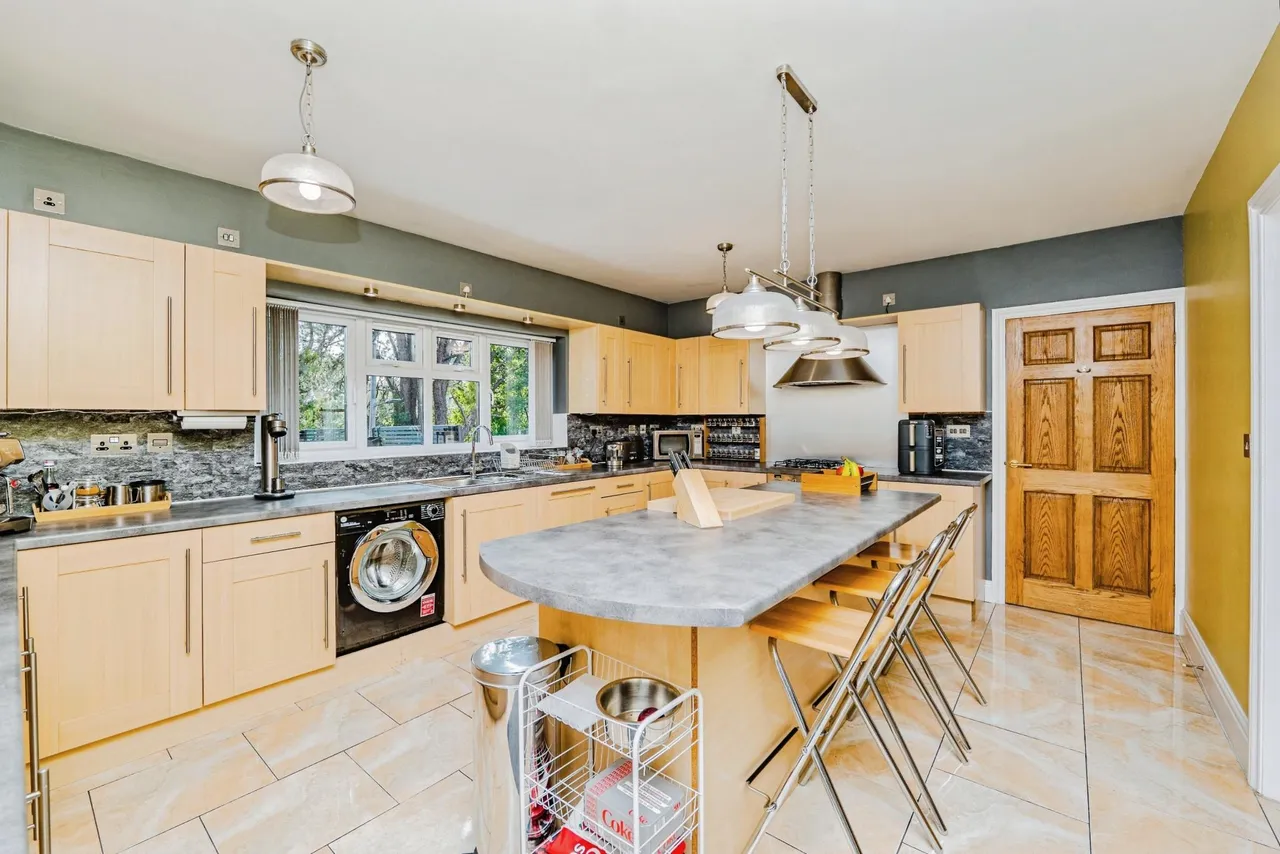 Griffin Rise, Treharris, CF46, photo 7