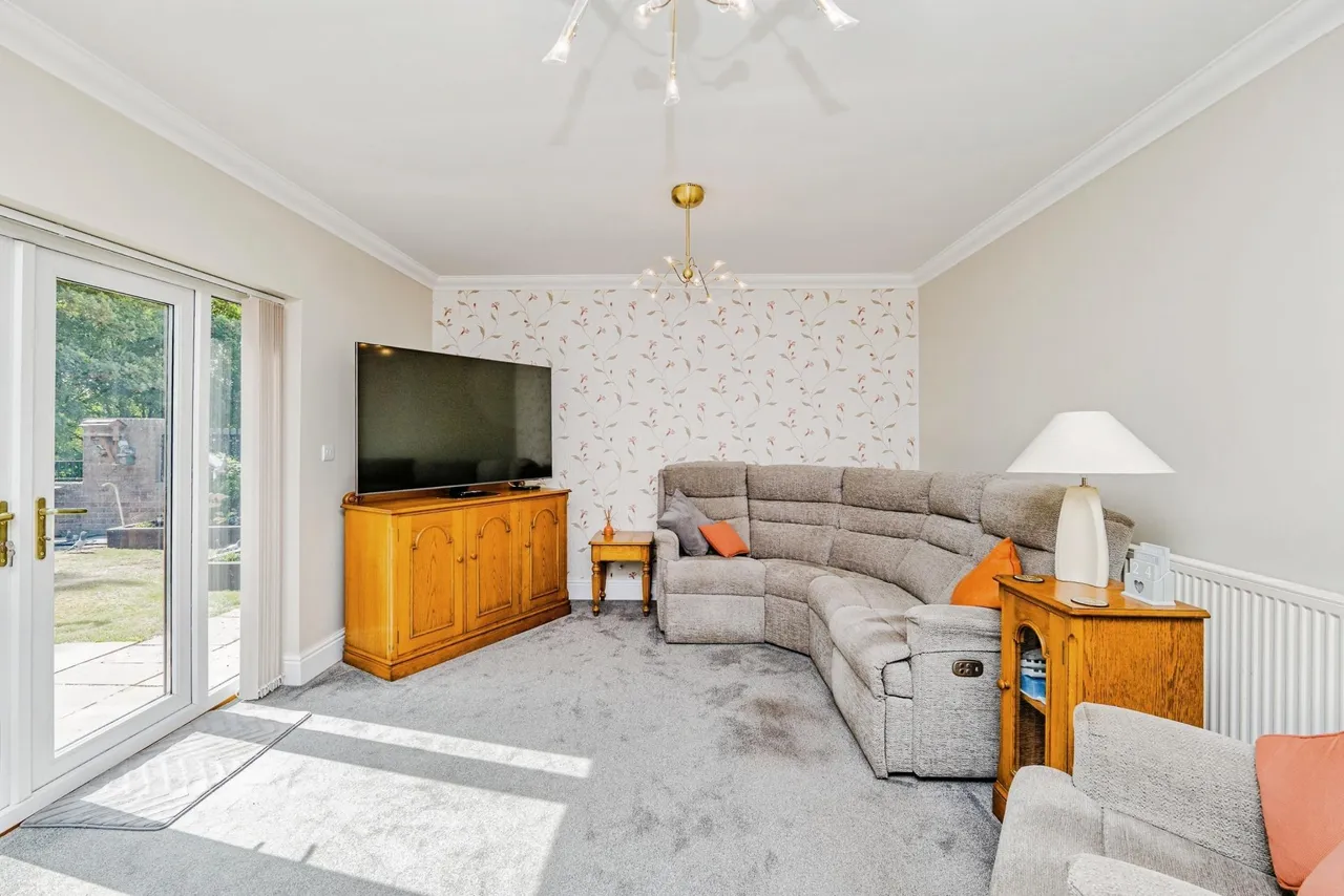 Griffin Rise, Treharris, CF46, photo 13