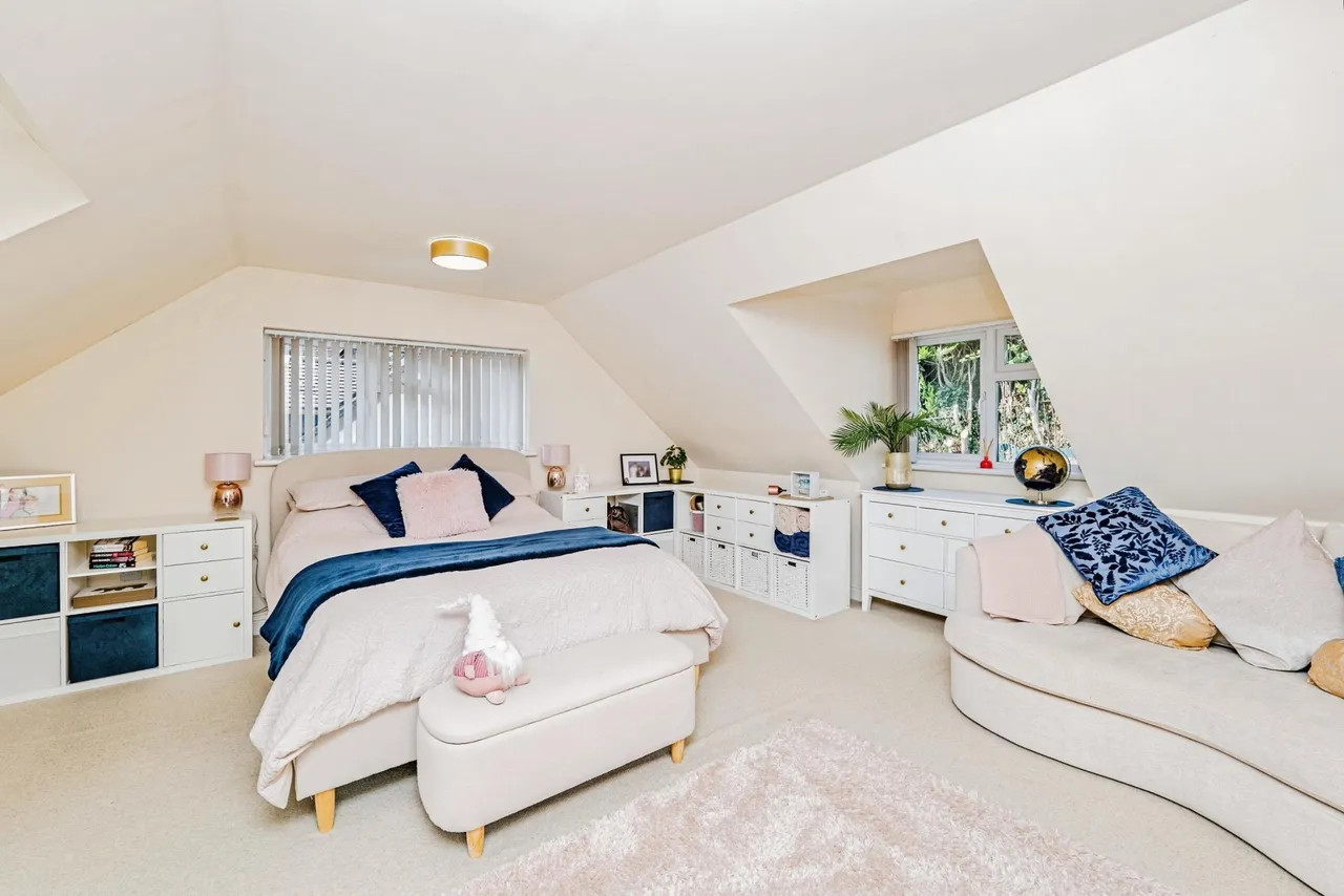 Griffin Rise, Treharris, CF46, photo 32