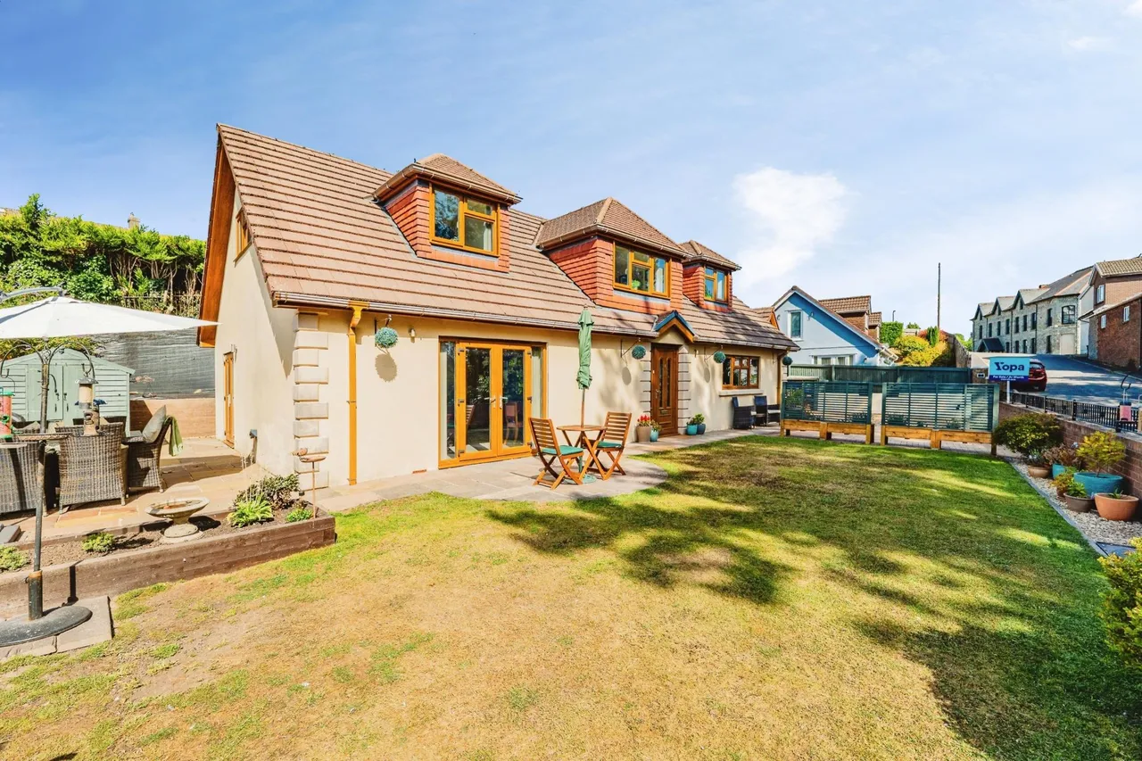 Griffin Rise, Treharris, CF46, photo 38