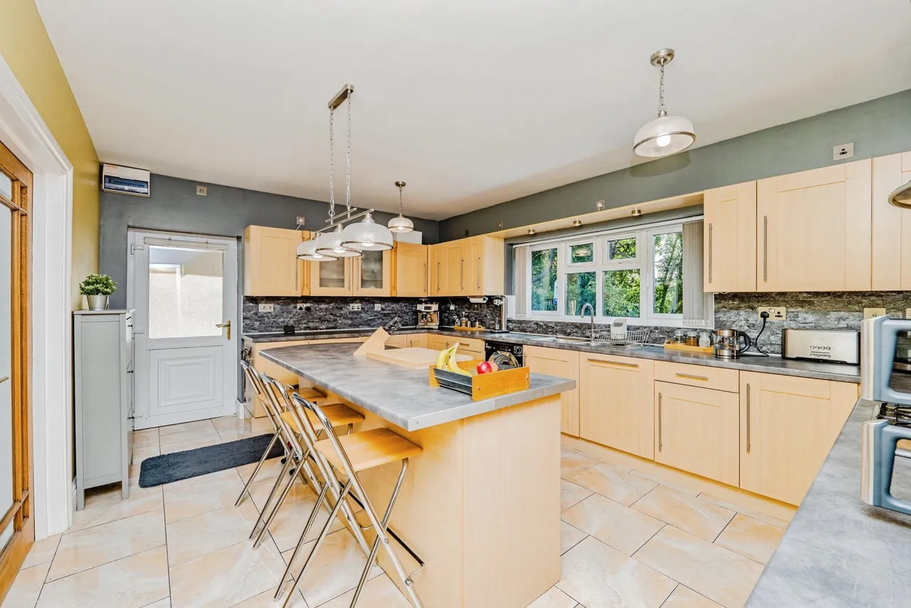 Griffin Rise, Treharris, CF46, photo 2