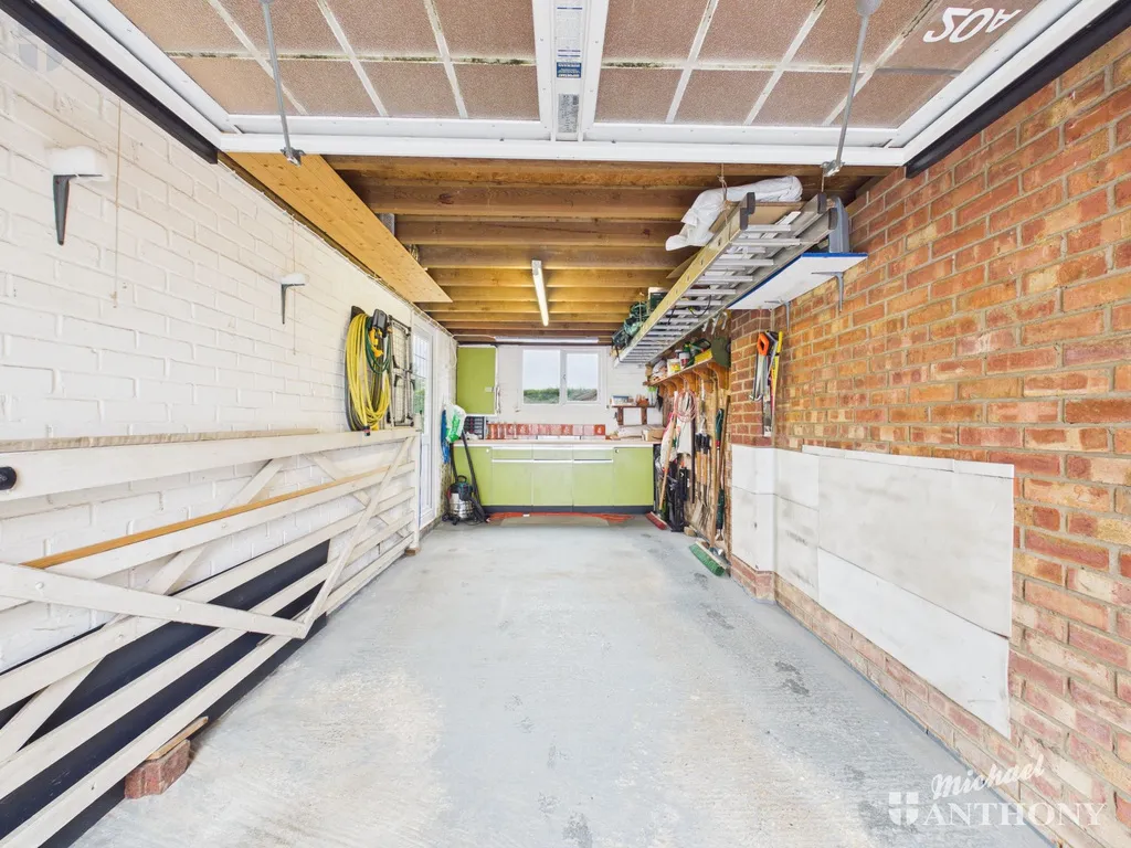 Lower Road, Stoke Mandeville, Aylesbury, HP22 5XB, photo 15