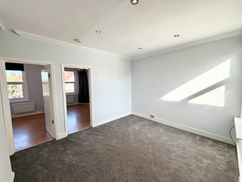 2 bed flat to rent, Merivale Road, Harrow, HA1