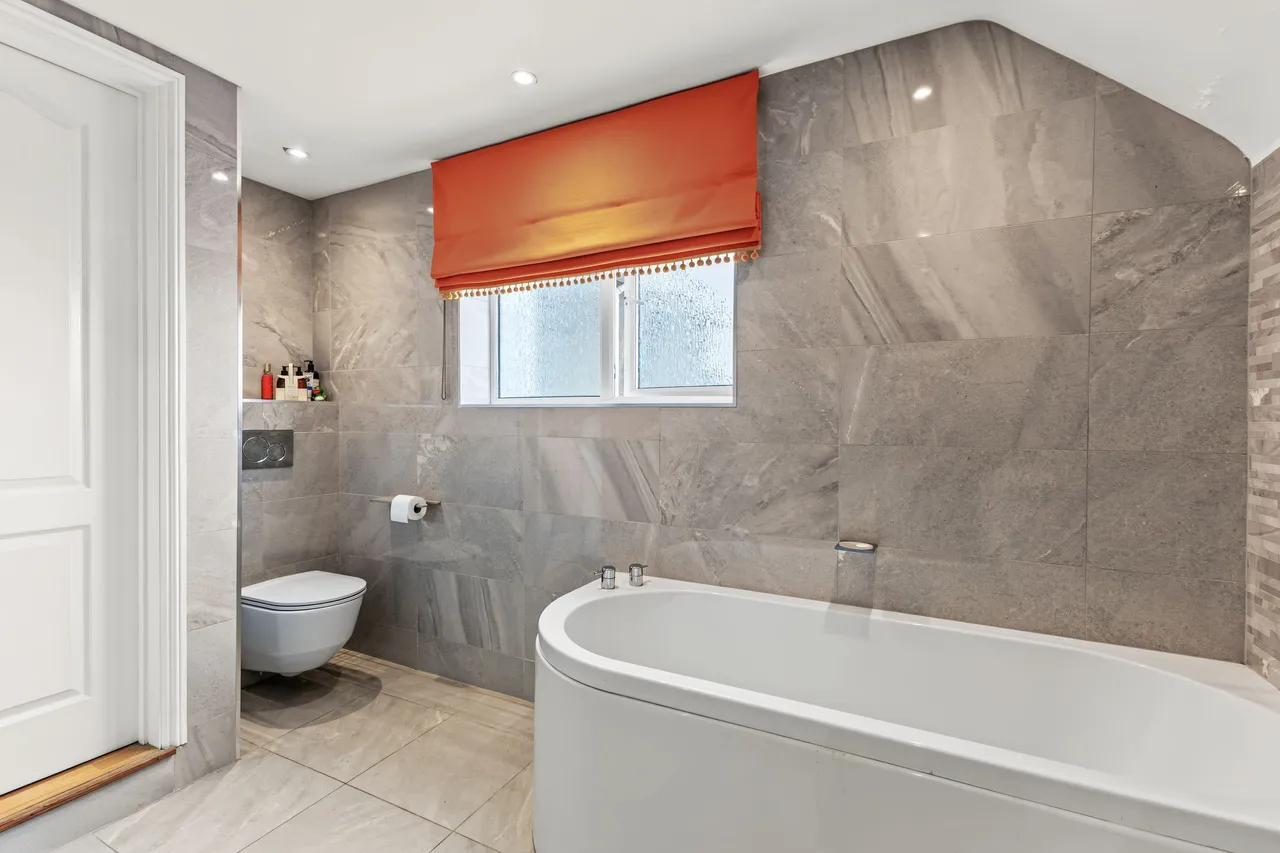 Cheltenham Road, Evesham, WR11, photo 17