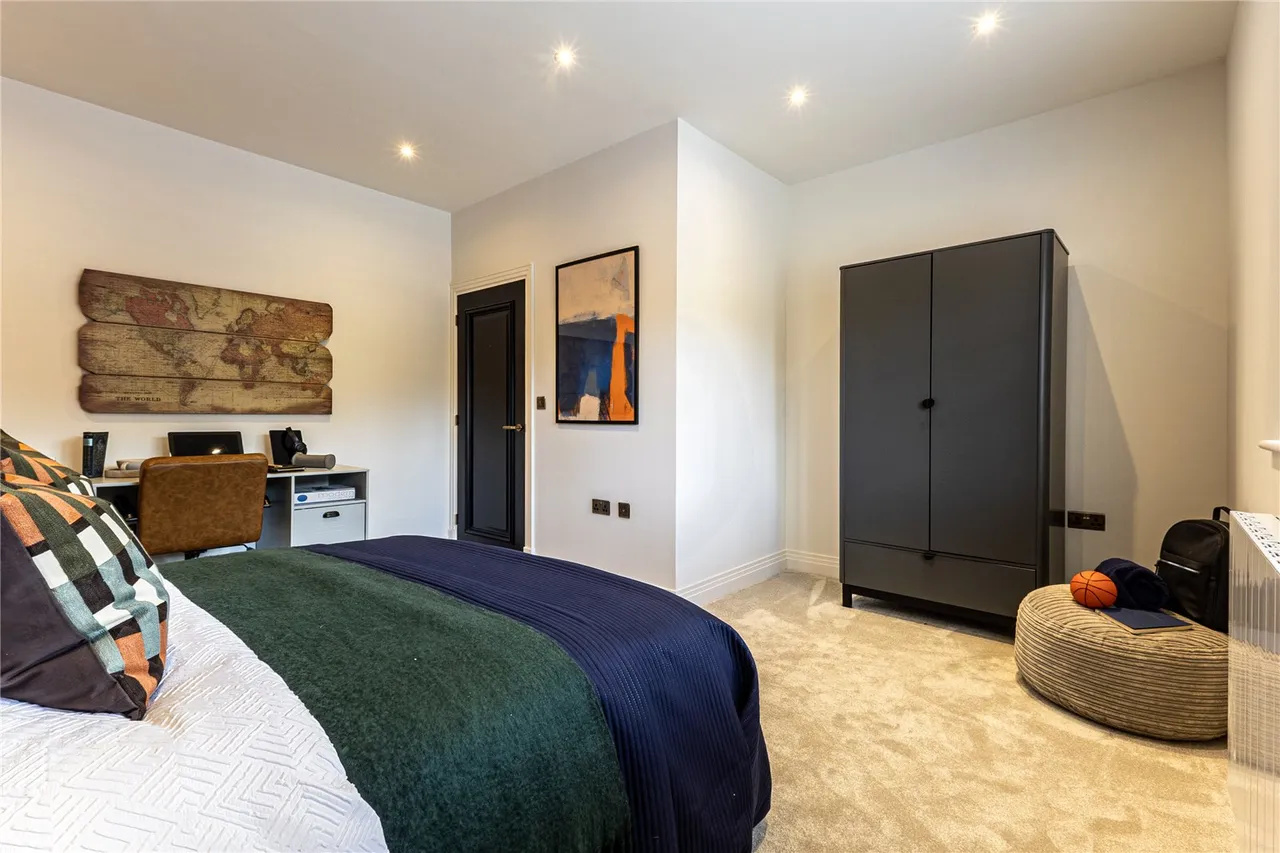 Oak House, Bell Bar, Bell Lane, Hertfordshire, AL9 7AY, photo 18