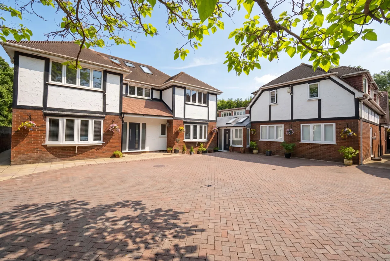 8 bed house for sale, The Village, Little Hallingbury, CM22