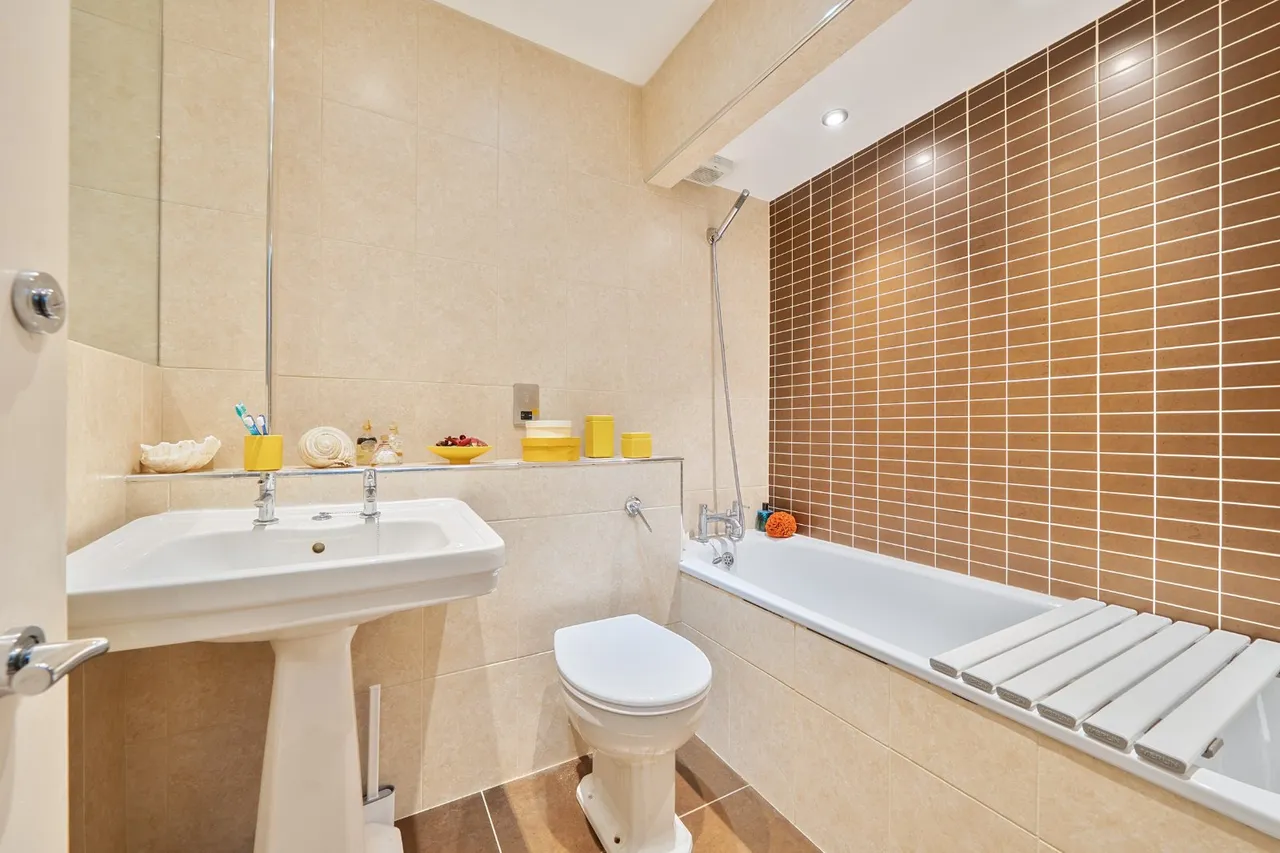 Kingston Hill Place, Kingston Upon Thames, KT2, photo 9