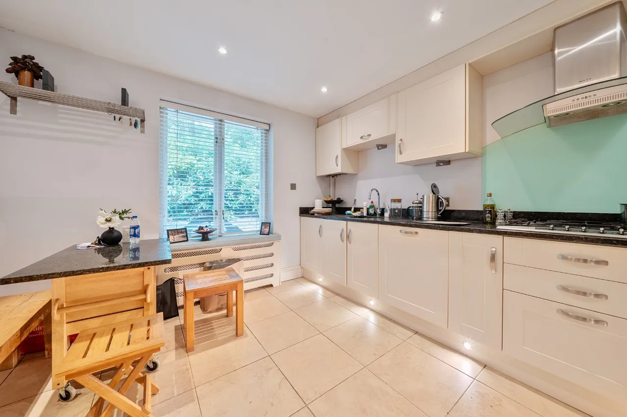 Kingston Hill Place, Kingston Upon Thames, KT2, photo 3