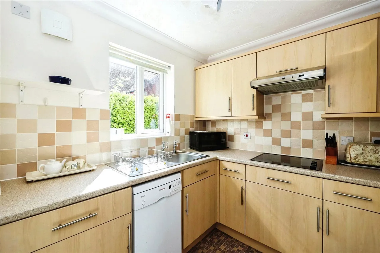 Padnell Road, Waterlooville, PO8, photo 2