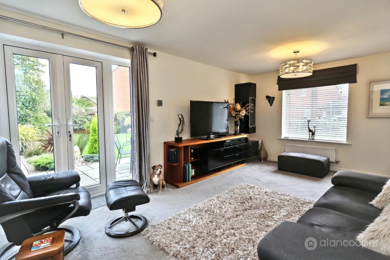 Reapers Close, Weddington, CV10, photo 6