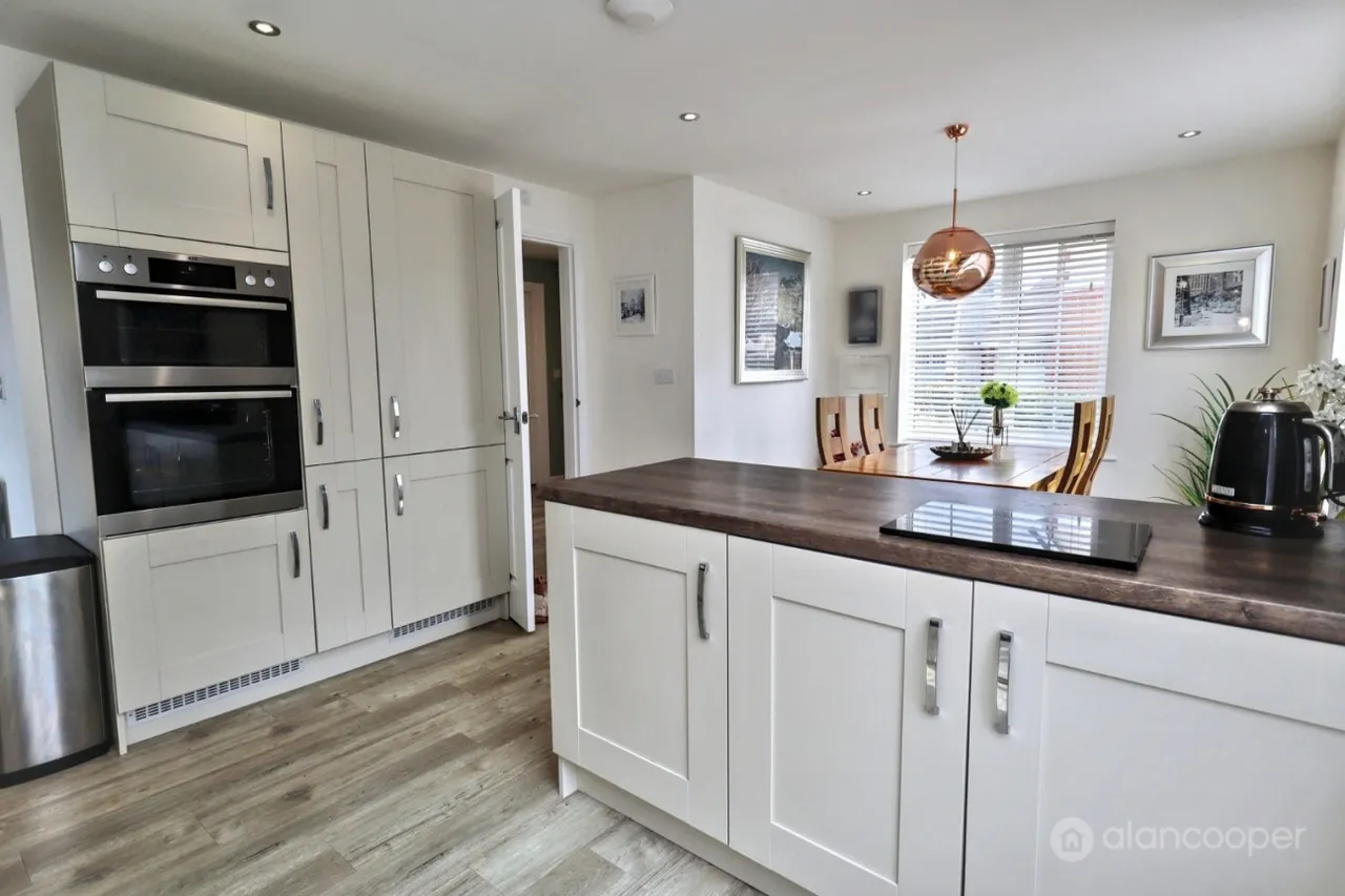 Reapers Close, Weddington, CV10, photo 13