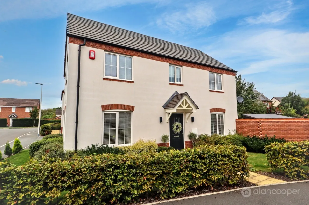 3 bed house for sale, Reapers Close, Weddington, CV10