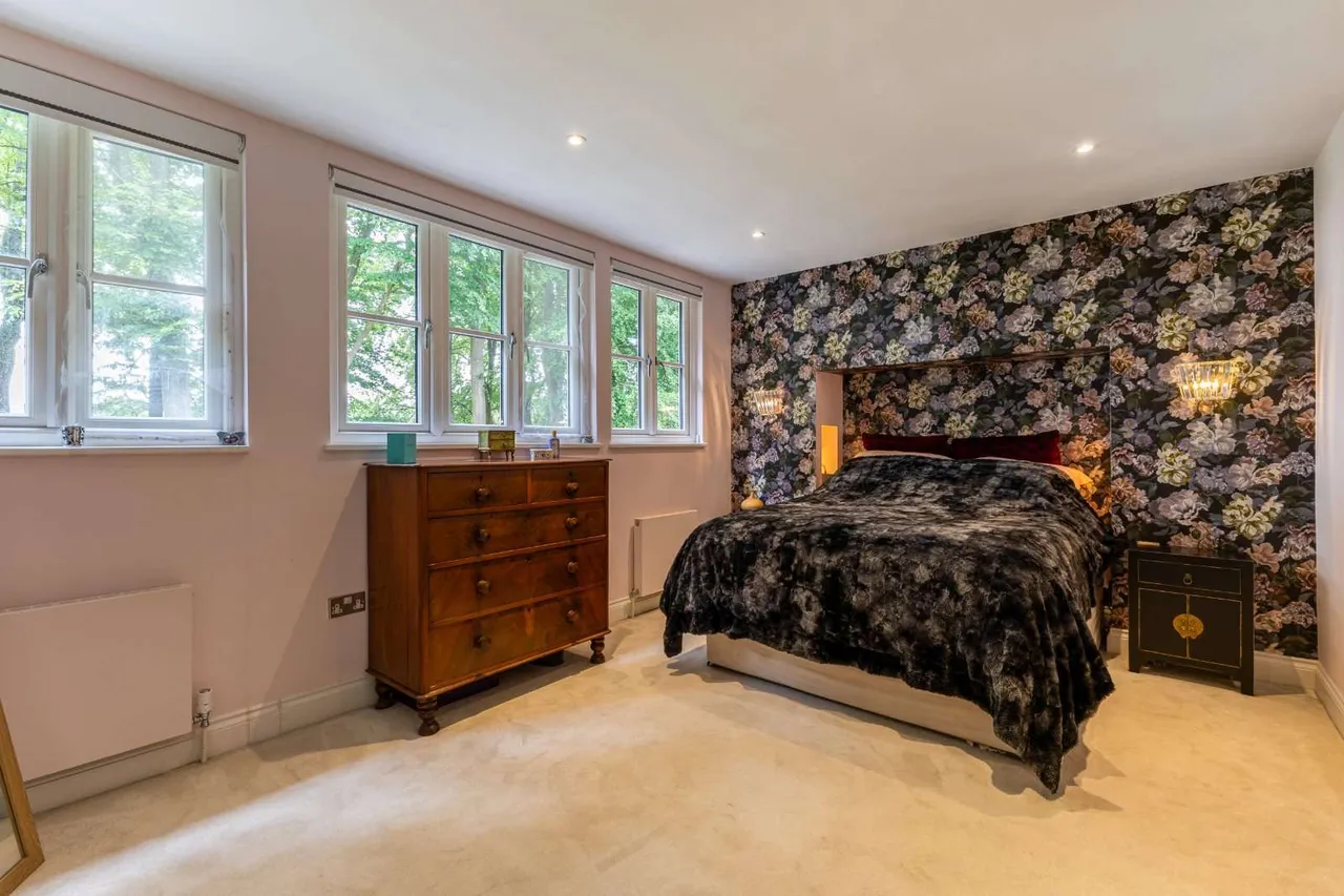 Chilbolton Avenue, Winchester, Hampshire, SO22 5GE, photo 7