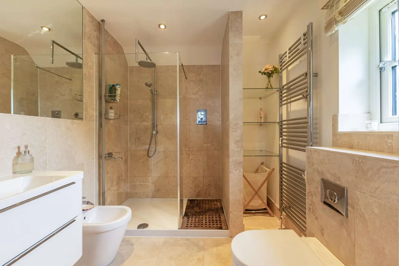 Chilbolton Avenue, Winchester, Hampshire, SO22 5GE, photo 8
