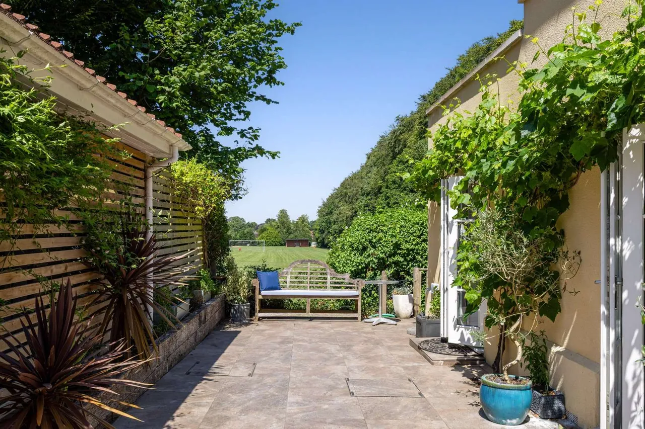 Chilbolton Avenue, Winchester, Hampshire, SO22 5GE, photo 12