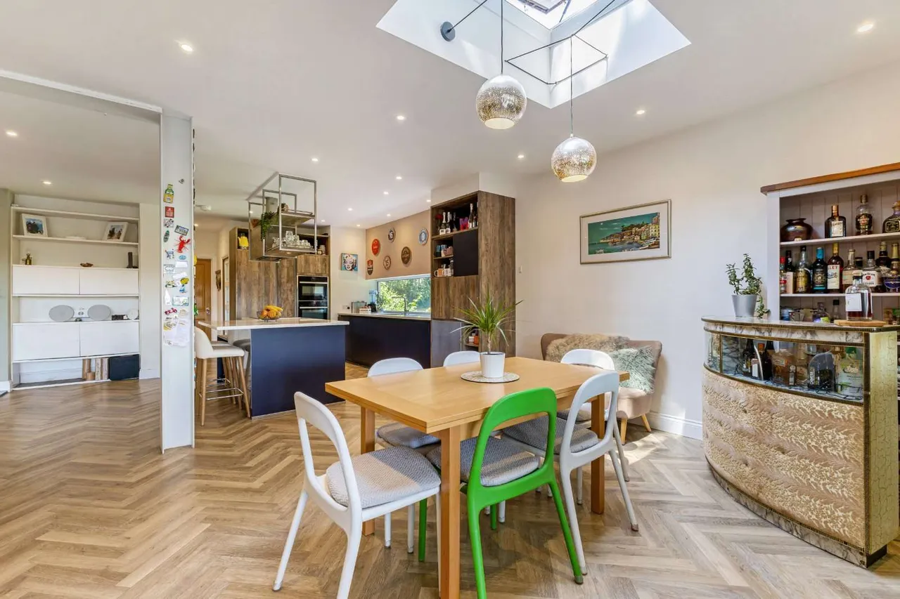 Chilbolton Avenue, Winchester, Hampshire, SO22 5GE, photo 4