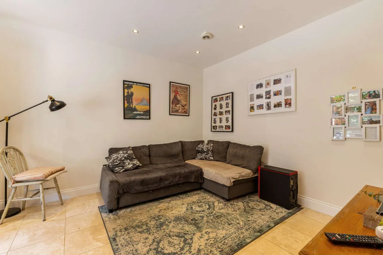 Chilbolton Avenue, Winchester, Hampshire, SO22 5GE, photo 6