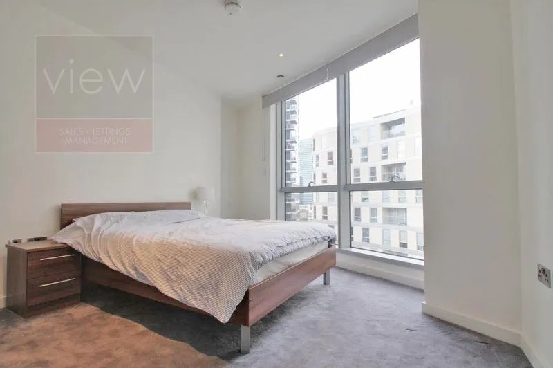 Biscayne Avenue, London E14 9AY, photo 9