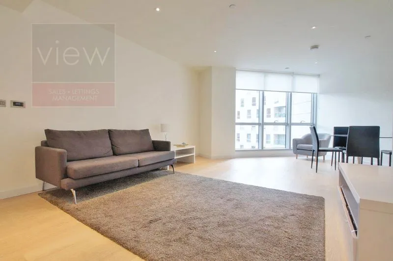 1 bed property to rent — Biscayne Avenue, London E14 9AY