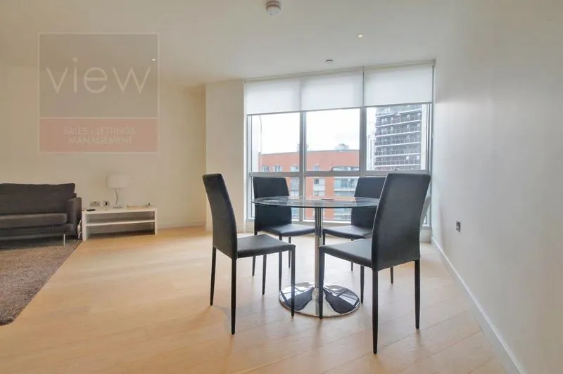Biscayne Avenue, London E14 9AY, photo 4