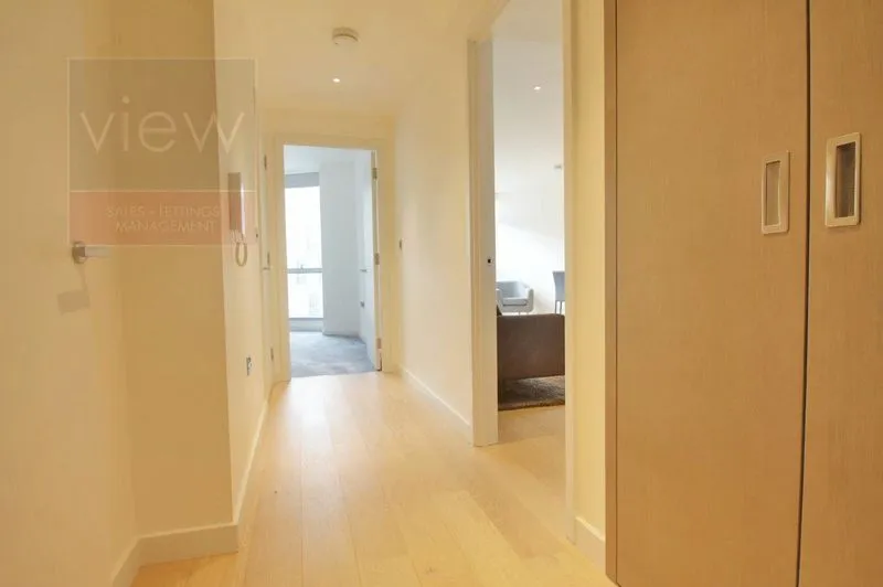 Biscayne Avenue, London E14 9AY, photo 13