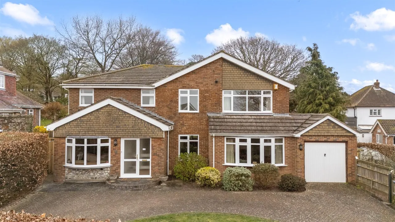 6 bed house for sale — Furze Close, High Salvington, Worthing