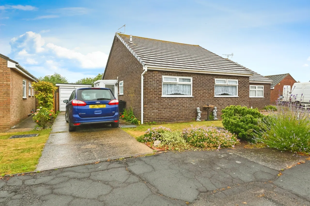 Blyford Road, Clacton-on-Sea, Essex, CO16, photo 2