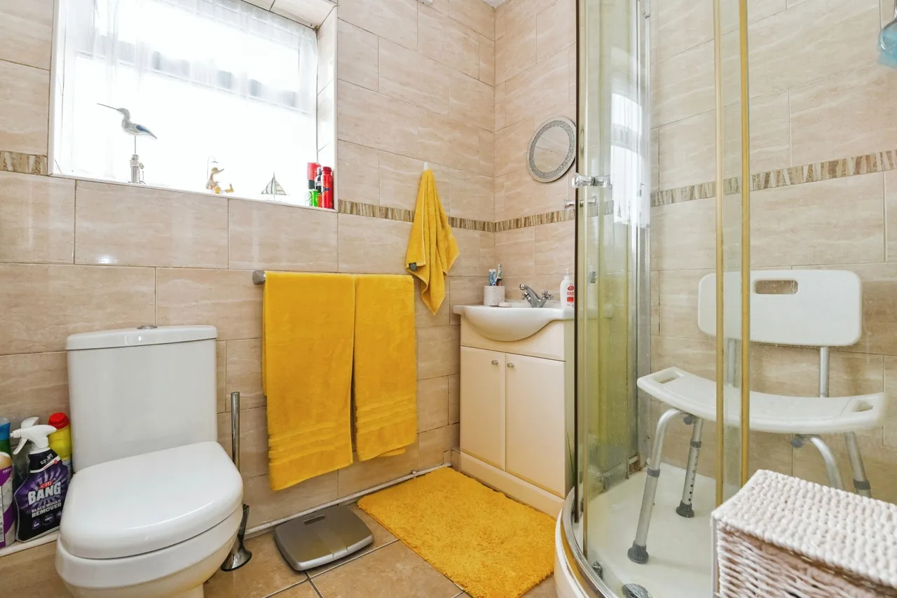 Blyford Road, Clacton-on-Sea, Essex, CO16, photo 10