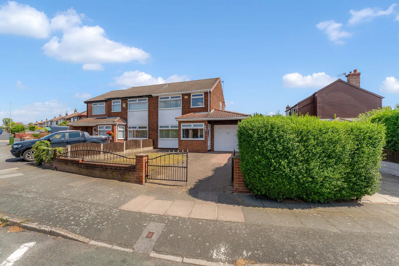 3 bed house for sale — 2a Moorfield Road, Widnes, Widnes, WA8 3JE