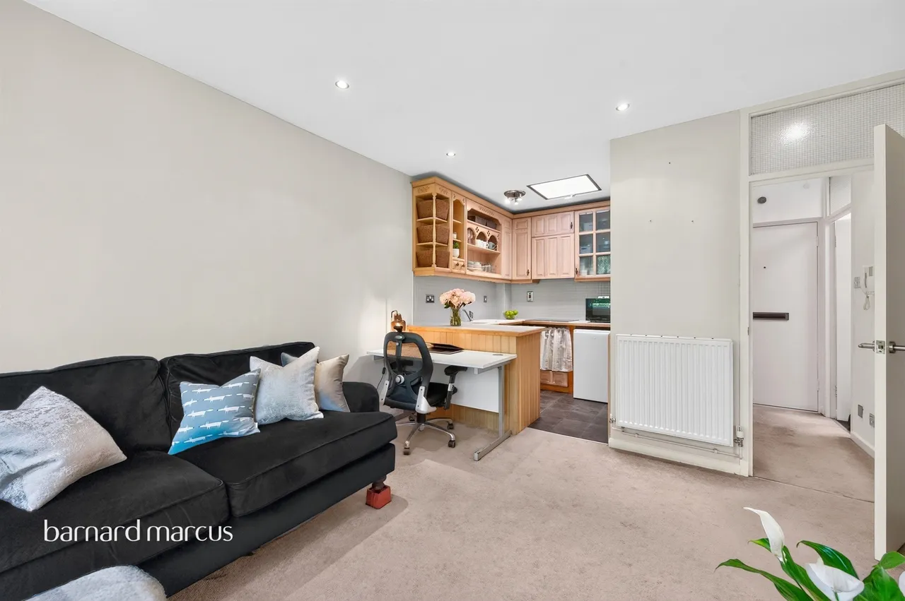 1 bed flat for sale — West Hill, London