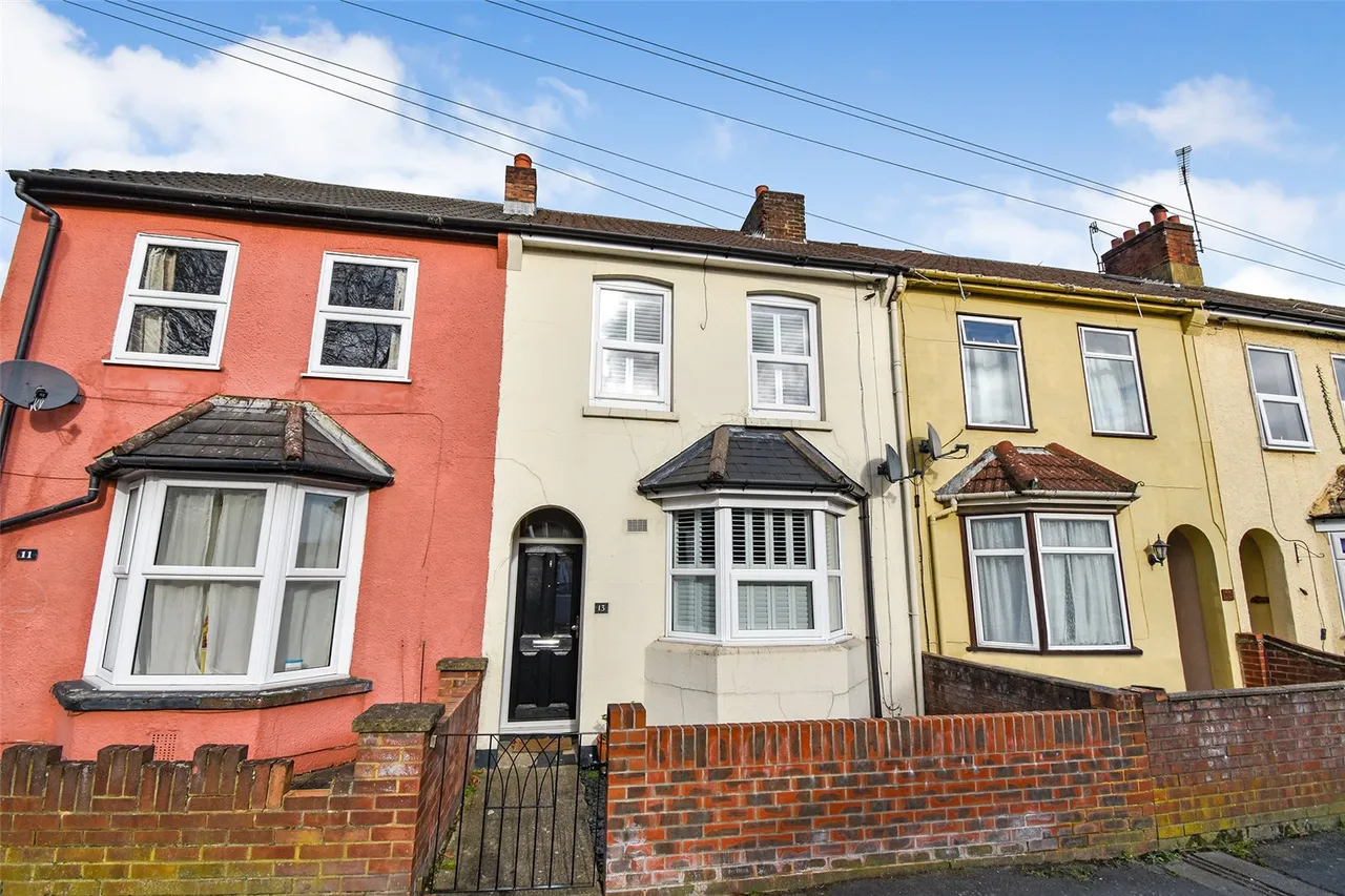 3 bed house for sale — Newport Road, Aldershot, Hampshire, GU12 4PB