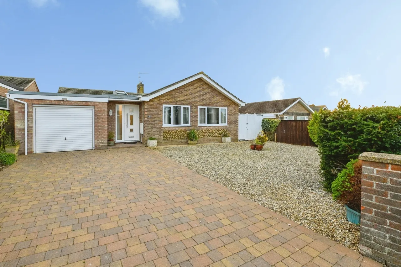 3 bed house for sale — Bernard Crescent, Hunstanton, Norfolk, PE36