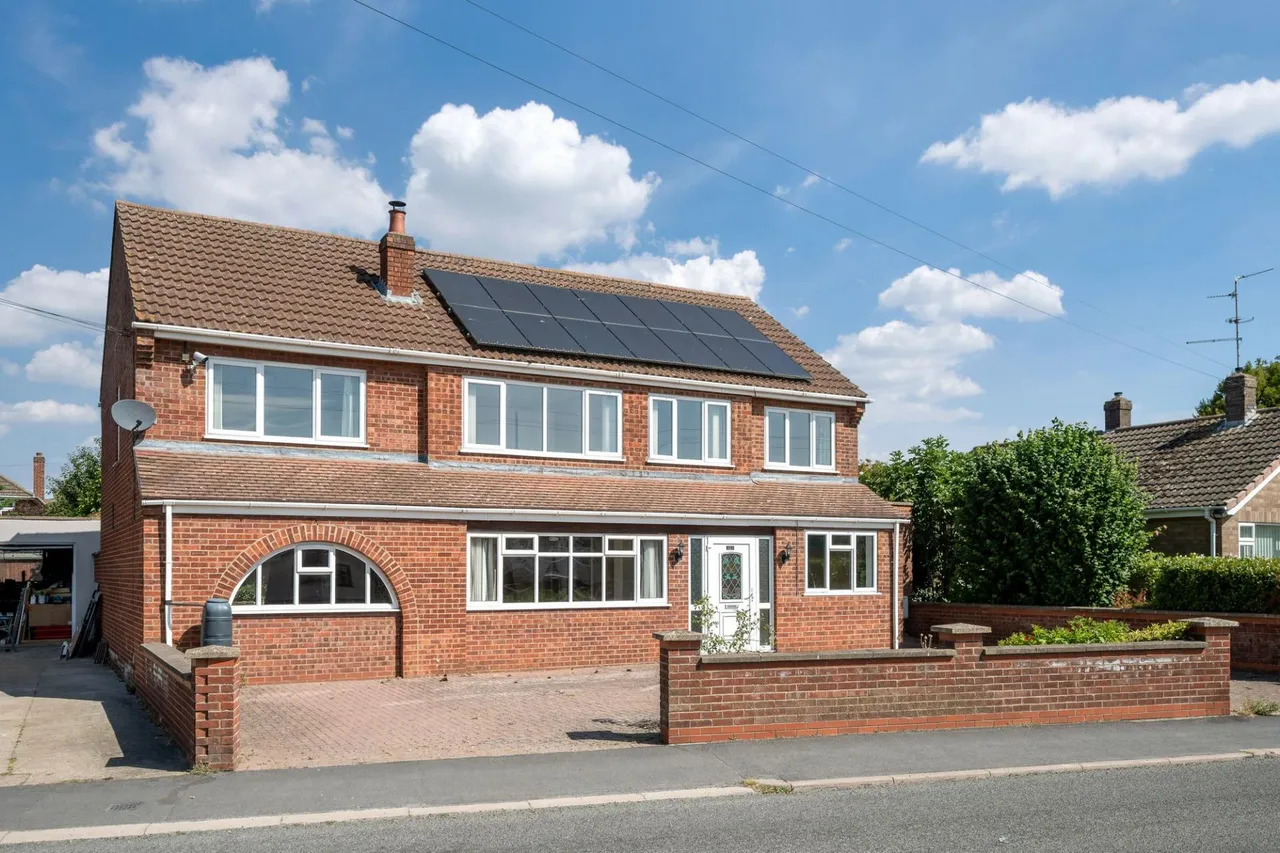 5 bed house for sale, Cambridge Road, Stamford, PE9