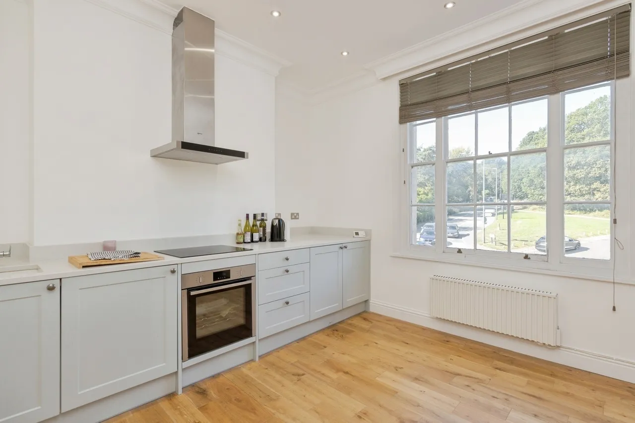 2 bed flat for sale, The Rear, Pantiles, TN2