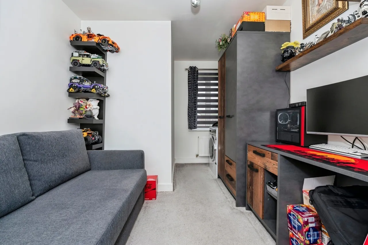 Fleming Road, Chafford Hundred, Grays, Essex, RM16, photo 15